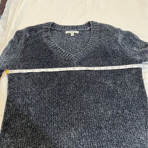 Orvis Women’s Chenille V-Neck Sweater size M blue gray - Picture 6 of 9